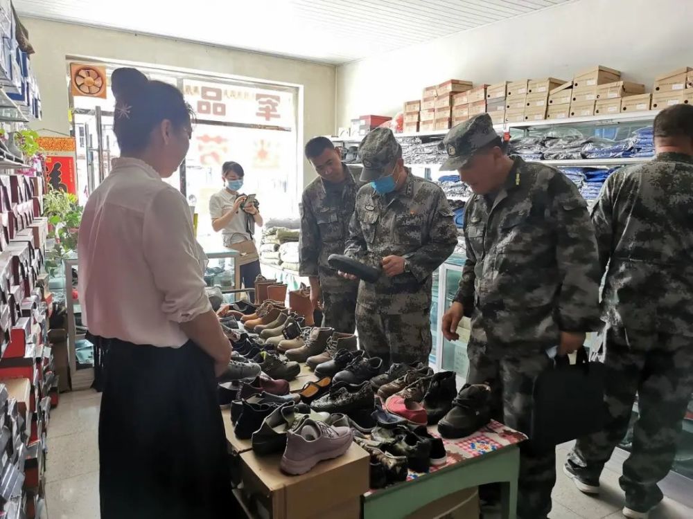 金塔縣軍地聯(lián)合開展“守護戎裝”專項行動 規(guī)范日用品銷售市場秩序